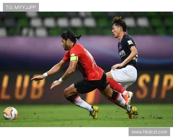 重庆足球队速度之争引发热议球迷观点各异激烈讨论